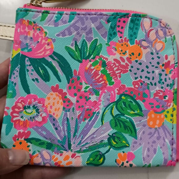 NWT! Lilly Pulitzer bright floral laptop/tab case plus small pouch. Zip close - Picture 7 of 8